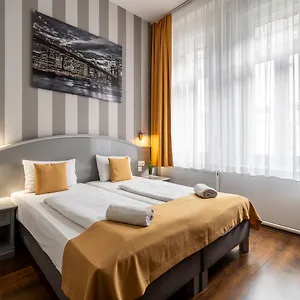 Full Moon Hotel Budapešť